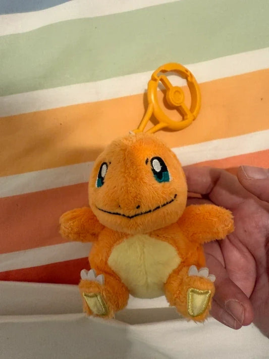 Peluche Pokémon center salameche pokeball